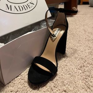 Never worn Black sued Steve Madden heels